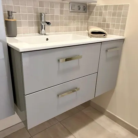 T3 Lumineux Confort - Climatise - Parking Apartment *